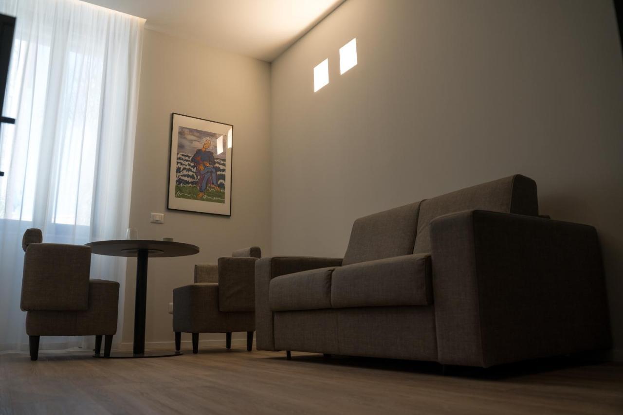 Palazzo Bellocchi - Suites & Apartments 布林迪西 外观 照片