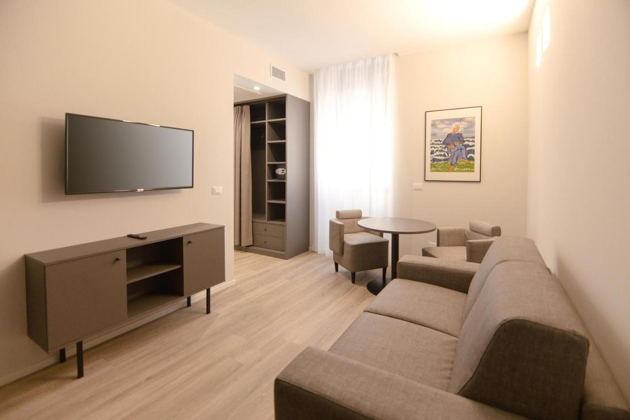 Palazzo Bellocchi - Suites & Apartments 布林迪西 外观 照片
