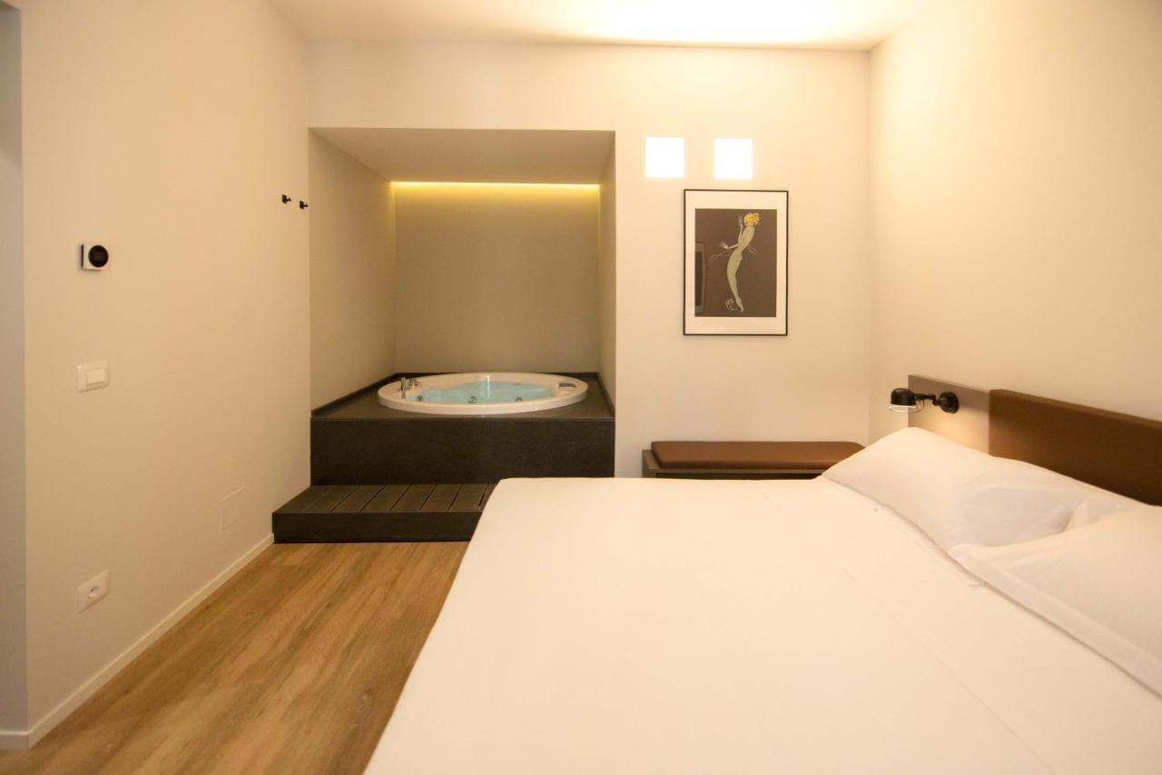 Palazzo Bellocchi - Suites & Apartments 布林迪西 外观 照片