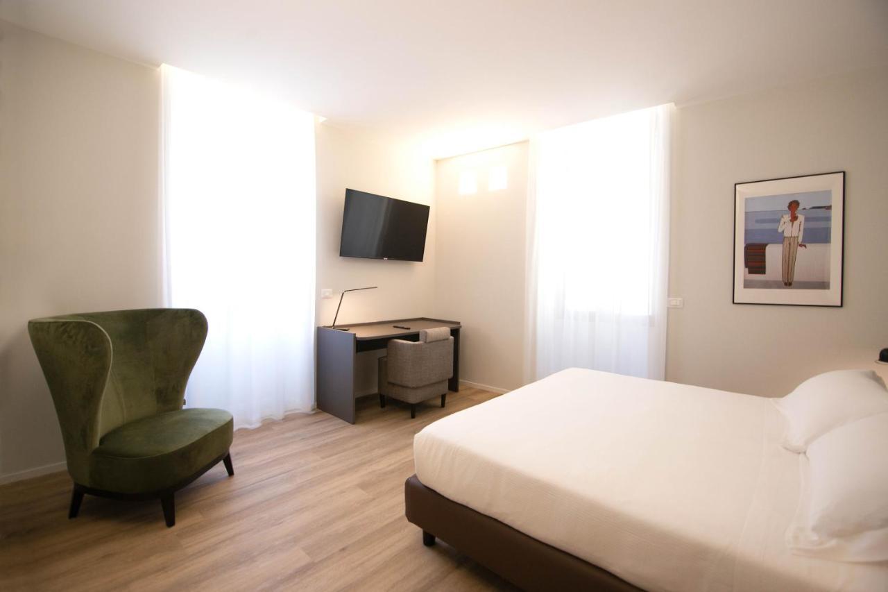 Palazzo Bellocchi - Suites & Apartments 布林迪西 外观 照片