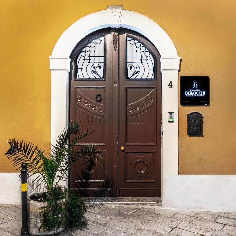 Palazzo Bellocchi - Suites & Apartments 布林迪西 外观 照片